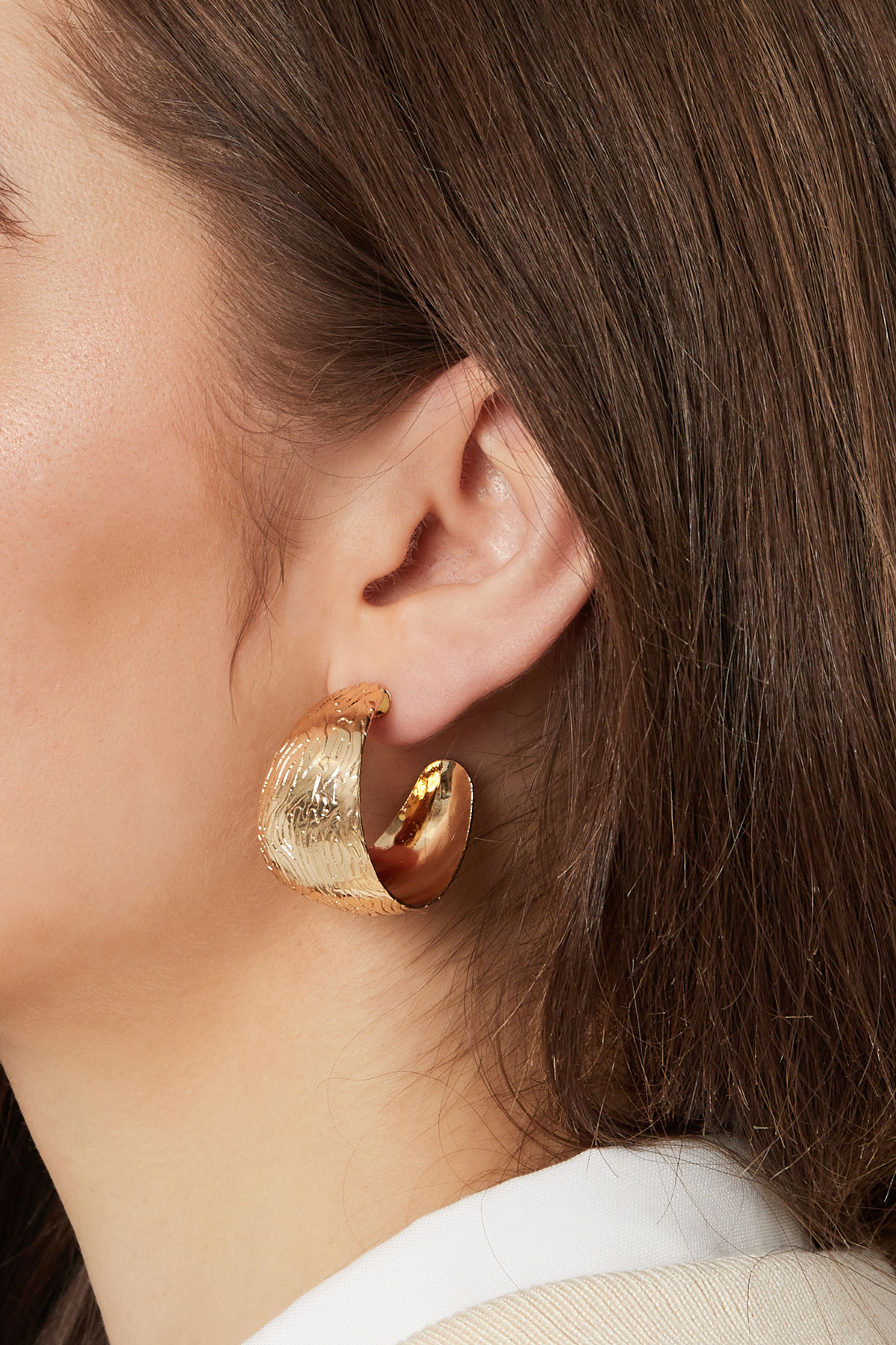 Round earrings with pattern - gold h5 Picture3
